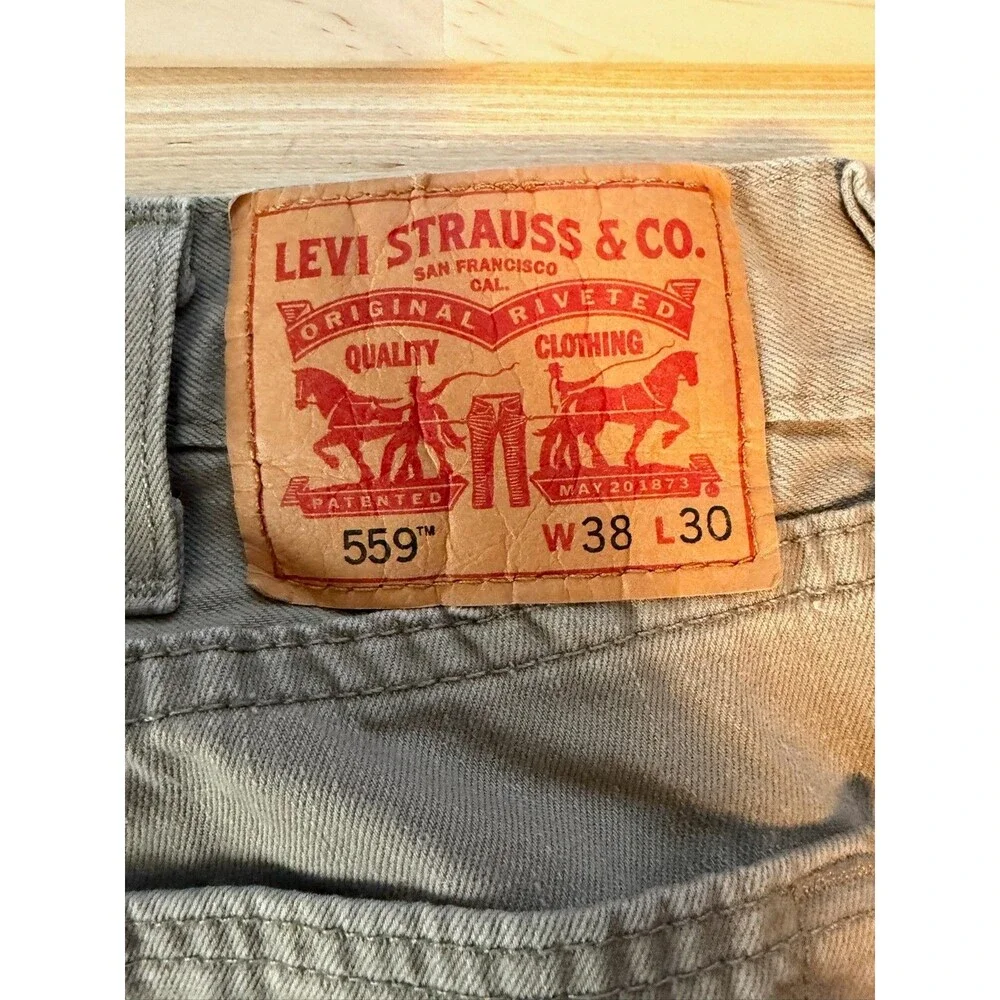 Levi’s 559 Jeans Mens 38x30 Khaki Tan Beige Straight Leg 5 Pocket Pants